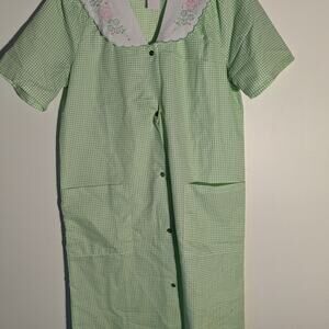 Dream‎ Crest Vintage Green Checkered Woman's Robe